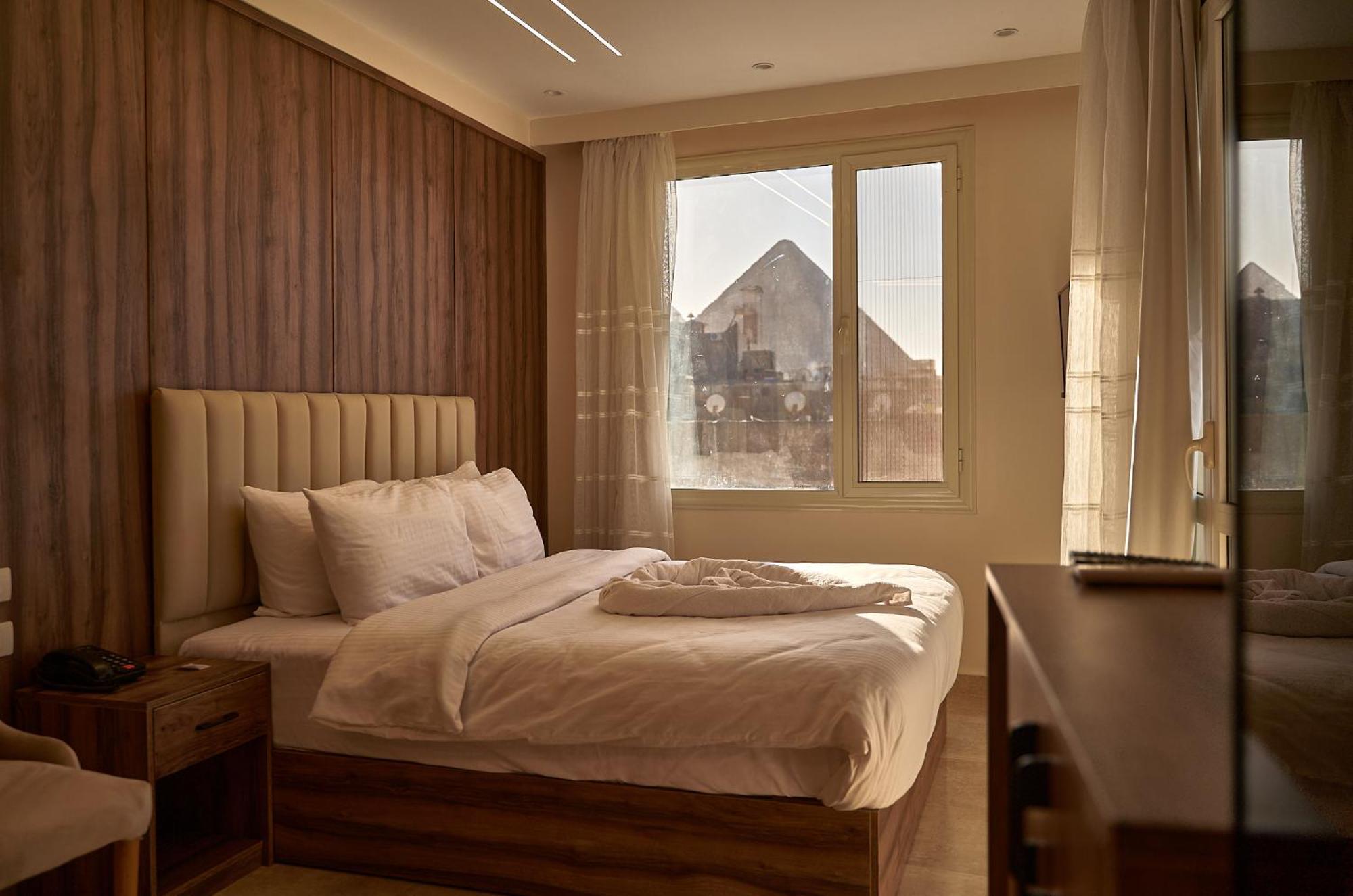 The Palace Pyramids Hotel Nazlet el-Sisi Bagian luar foto