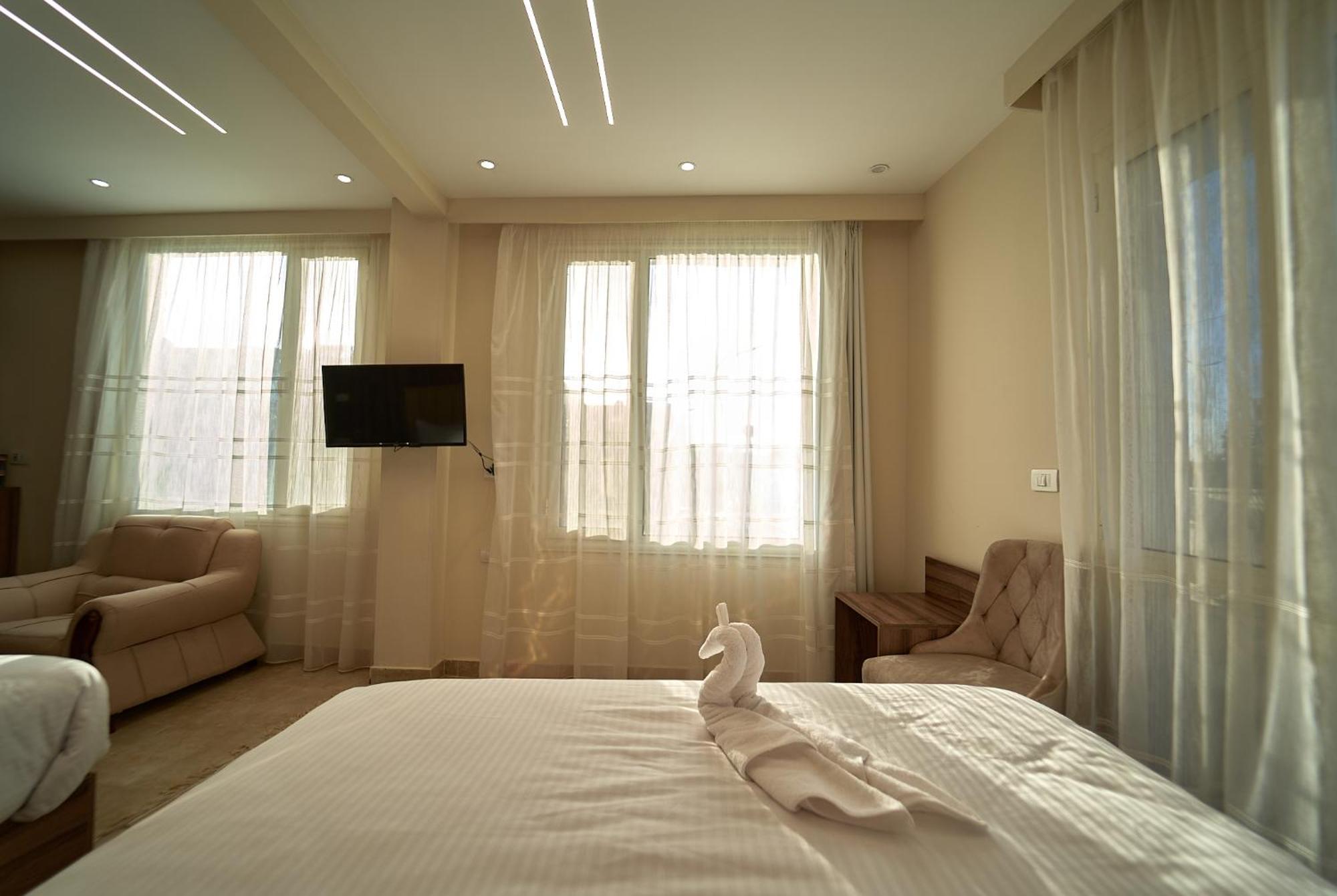 The Palace Pyramids Hotel Nazlet el-Sisi Bagian luar foto