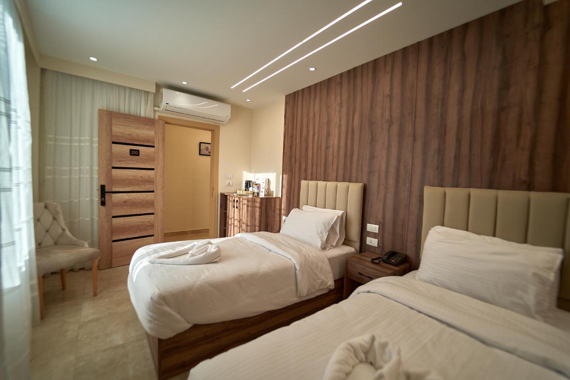 The Palace Pyramids Hotel Nazlet el-Sisi Bagian luar foto