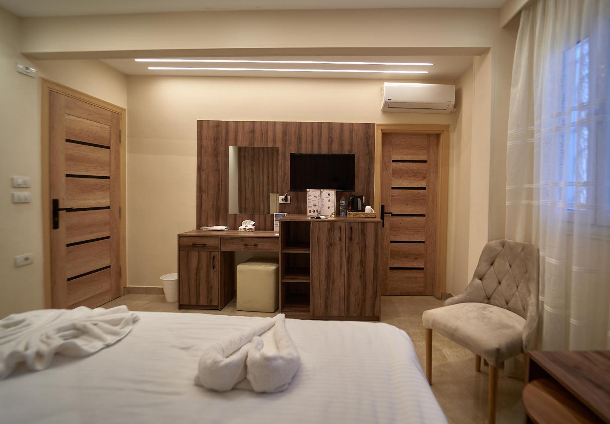 The Palace Pyramids Hotel Nazlet el-Sisi Bagian luar foto