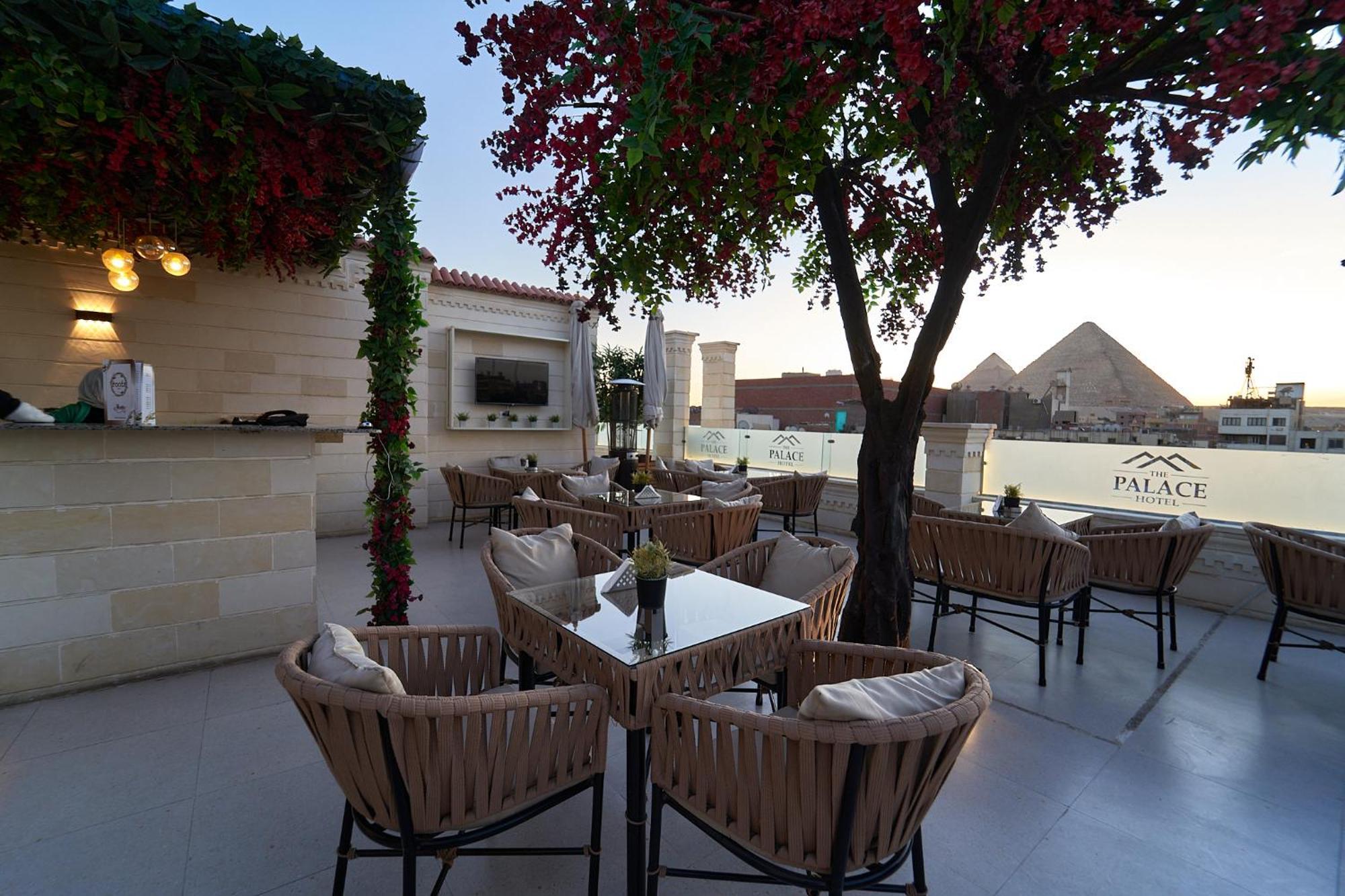 The Palace Pyramids Hotel Nazlet el-Sisi Bagian luar foto