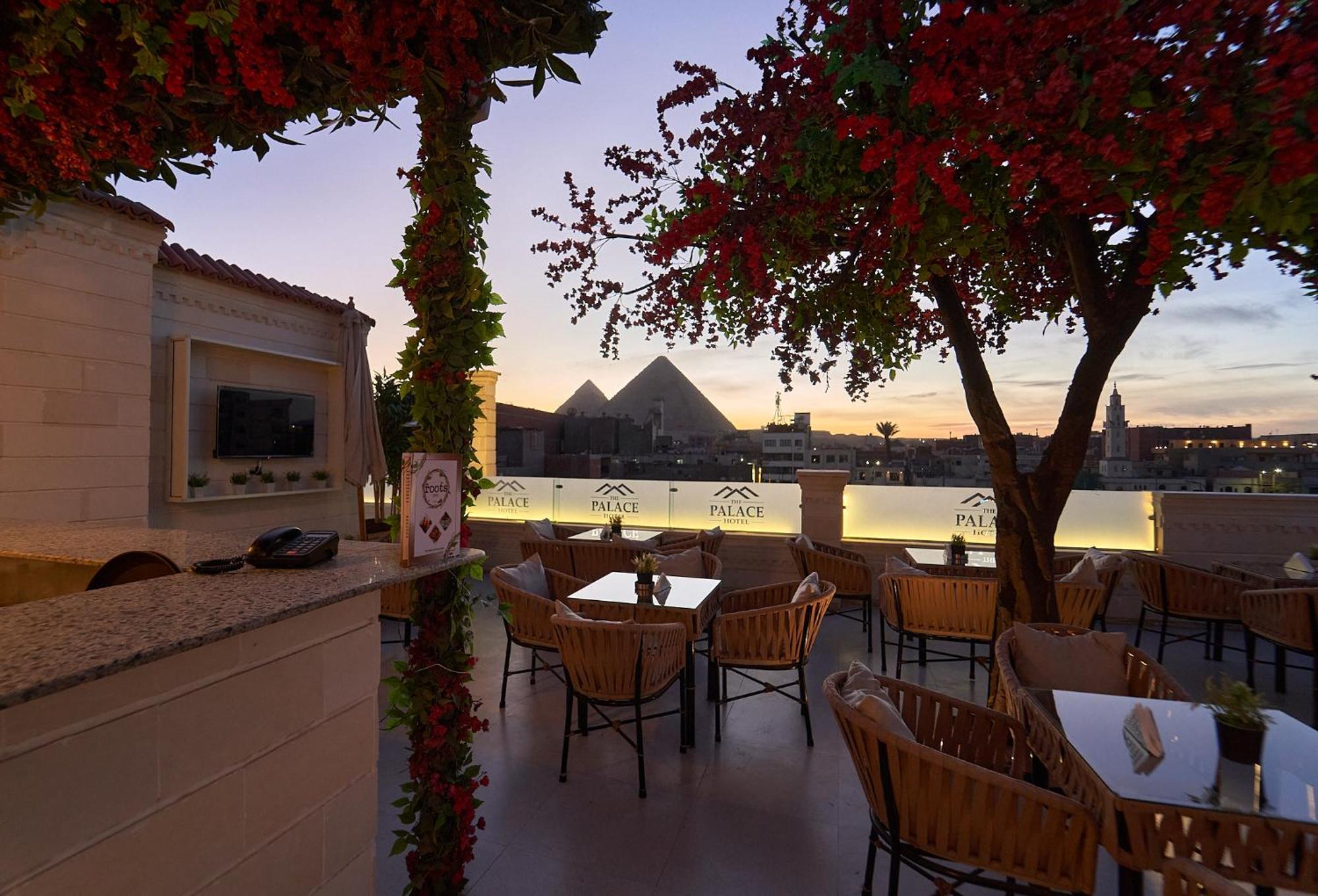 The Palace Pyramids Hotel Nazlet el-Sisi Bagian luar foto