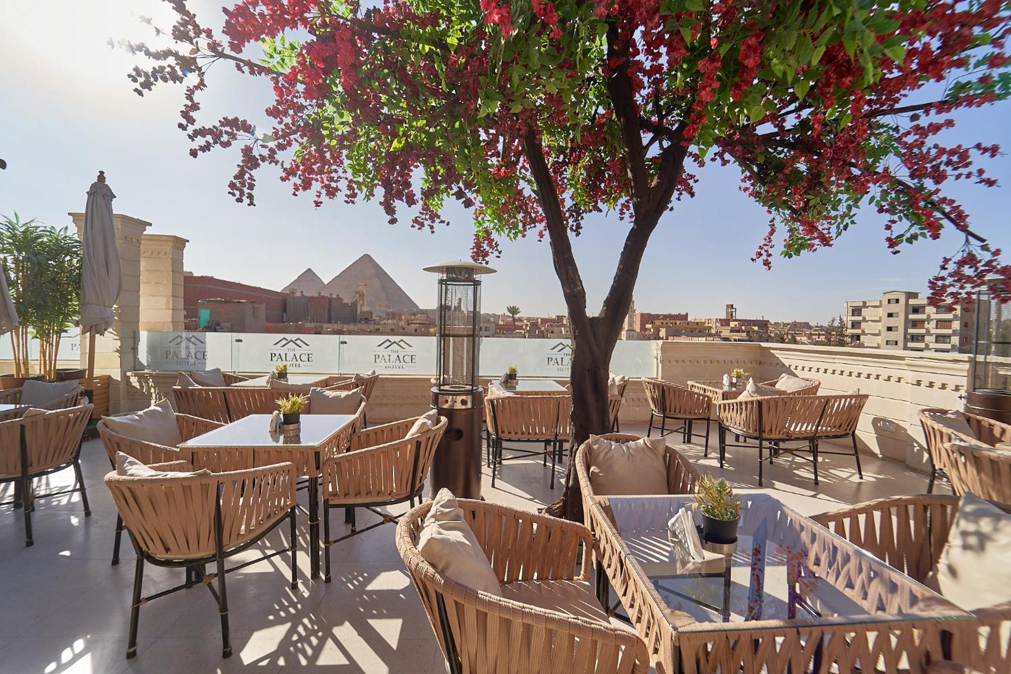 The Palace Pyramids Hotel Nazlet el-Sisi Bagian luar foto
