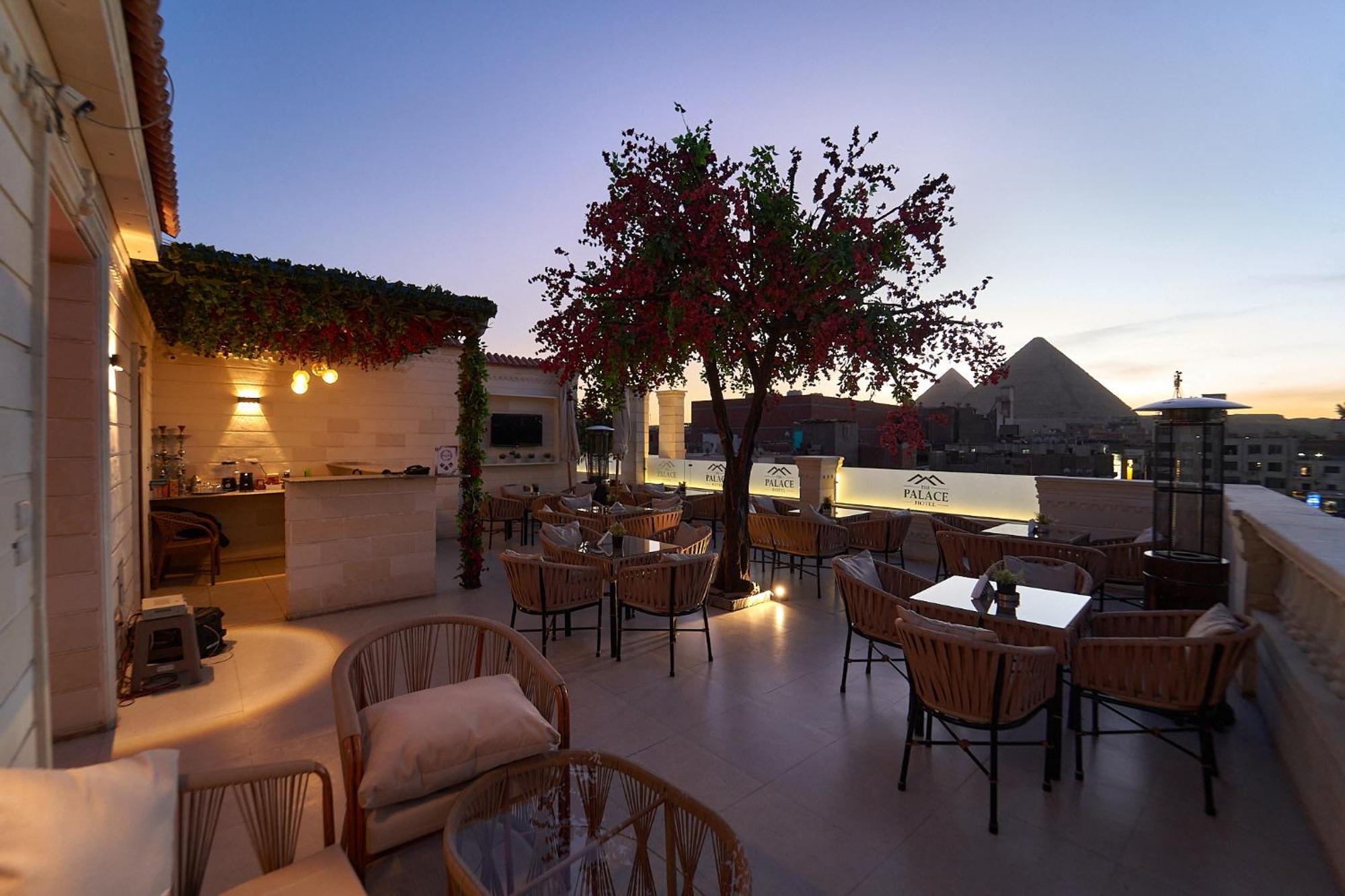 The Palace Pyramids Hotel Nazlet el-Sisi Bagian luar foto