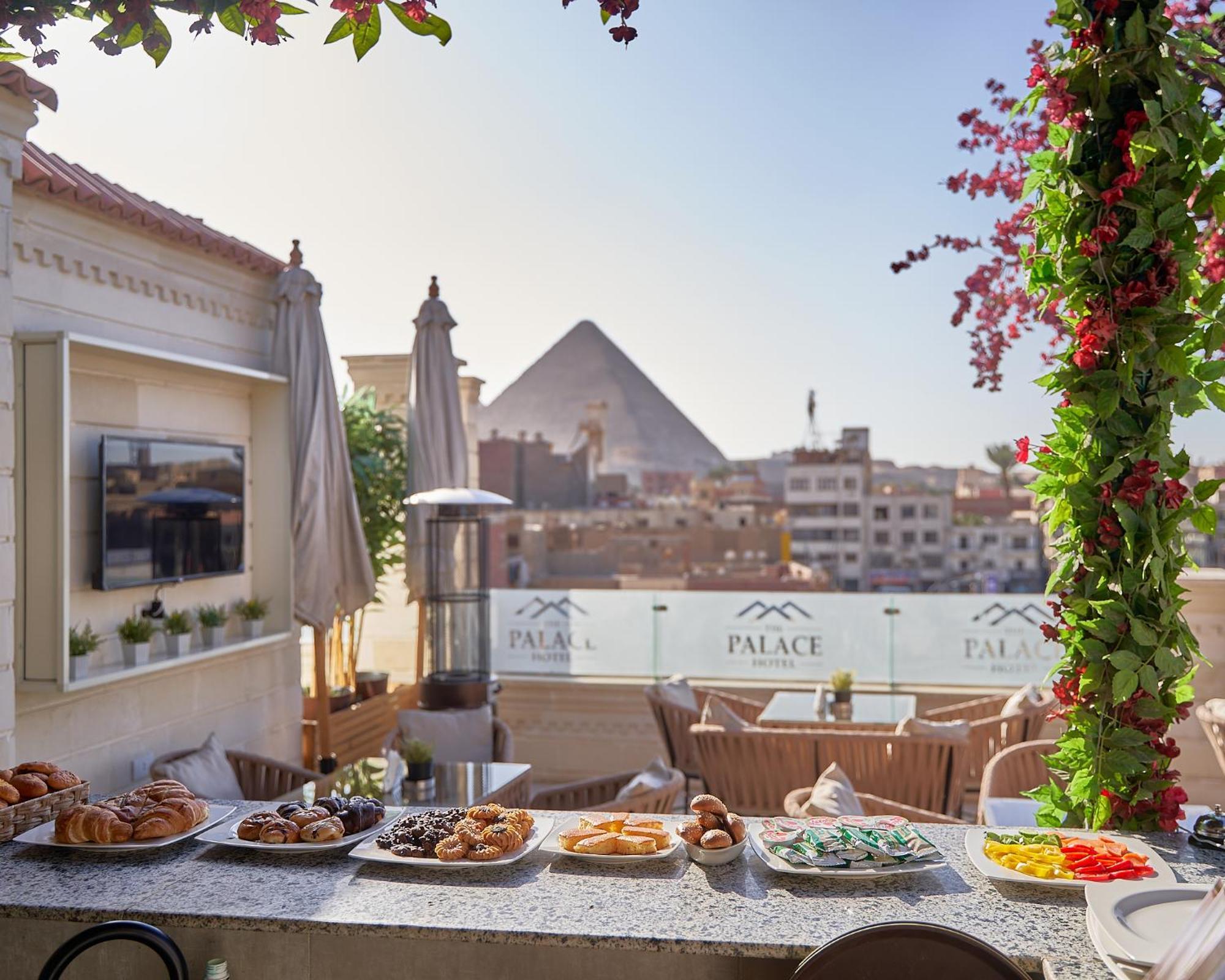 The Palace Pyramids Hotel Nazlet el-Sisi Bagian luar foto