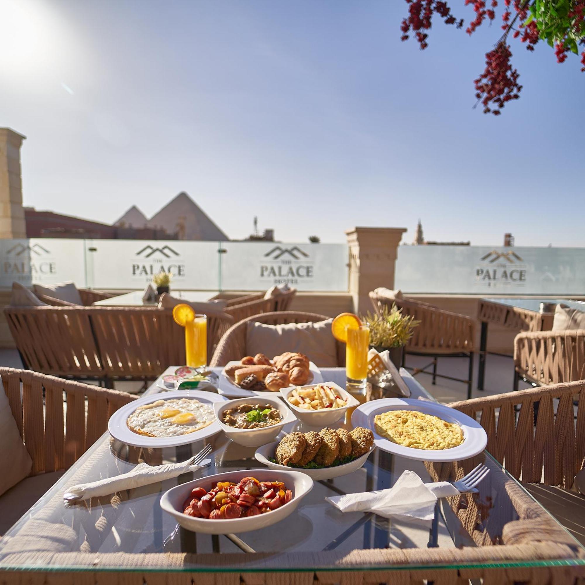 The Palace Pyramids Hotel Nazlet el-Sisi Bagian luar foto
