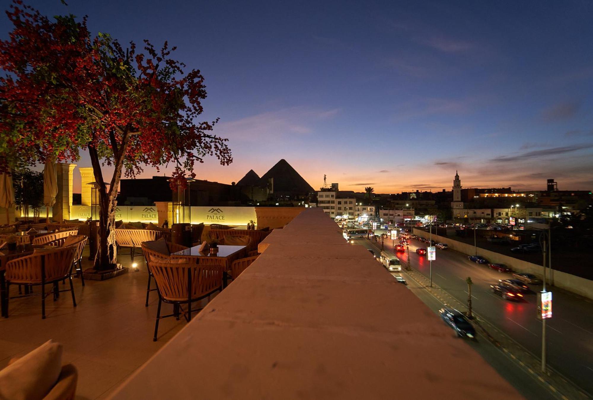 The Palace Pyramids Hotel Nazlet el-Sisi Bagian luar foto