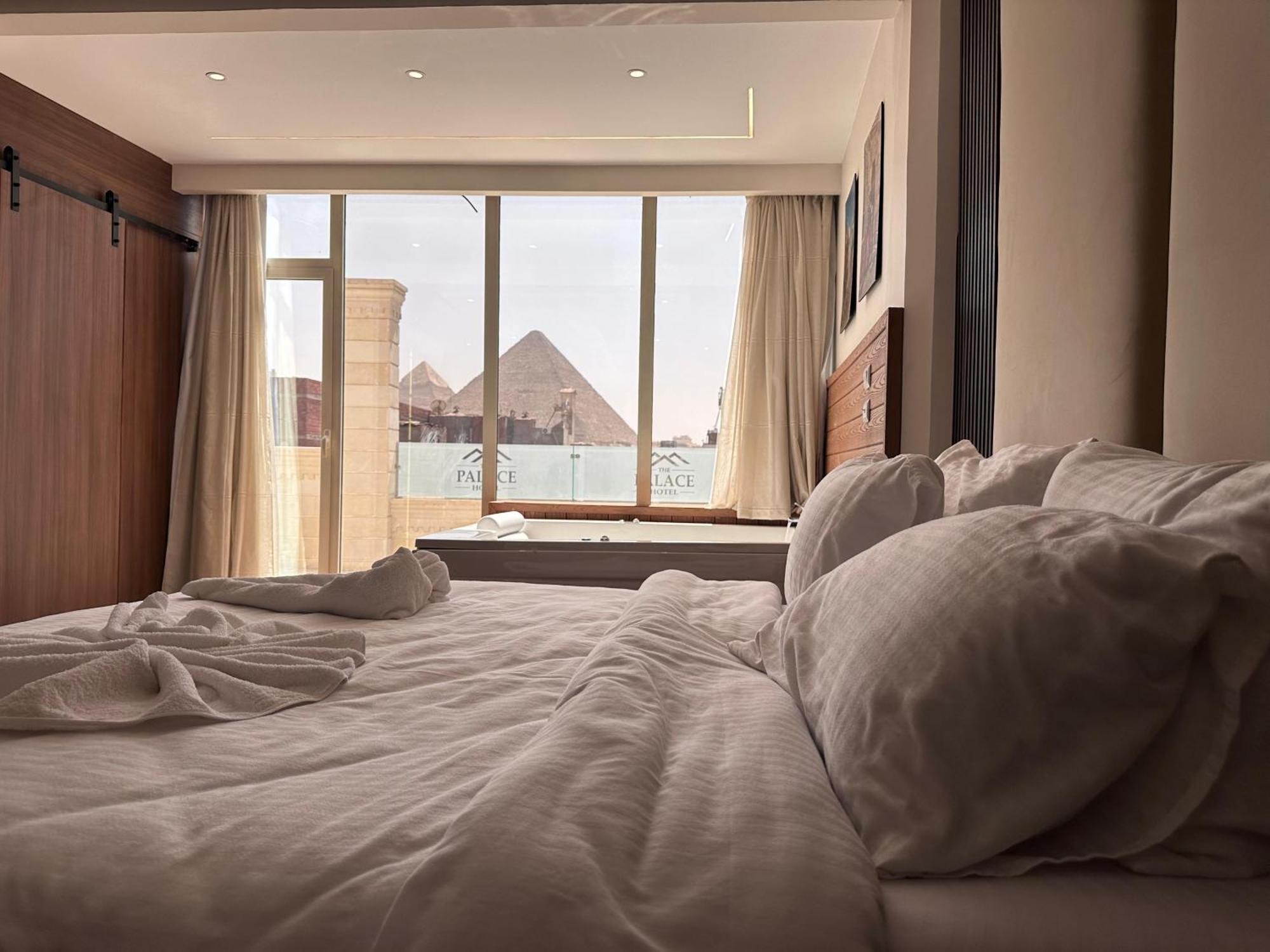 The Palace Pyramids Hotel Nazlet el-Sisi Bagian luar foto